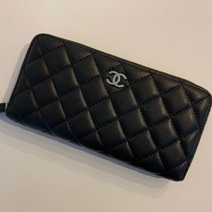 BLACK QUILT WALLET